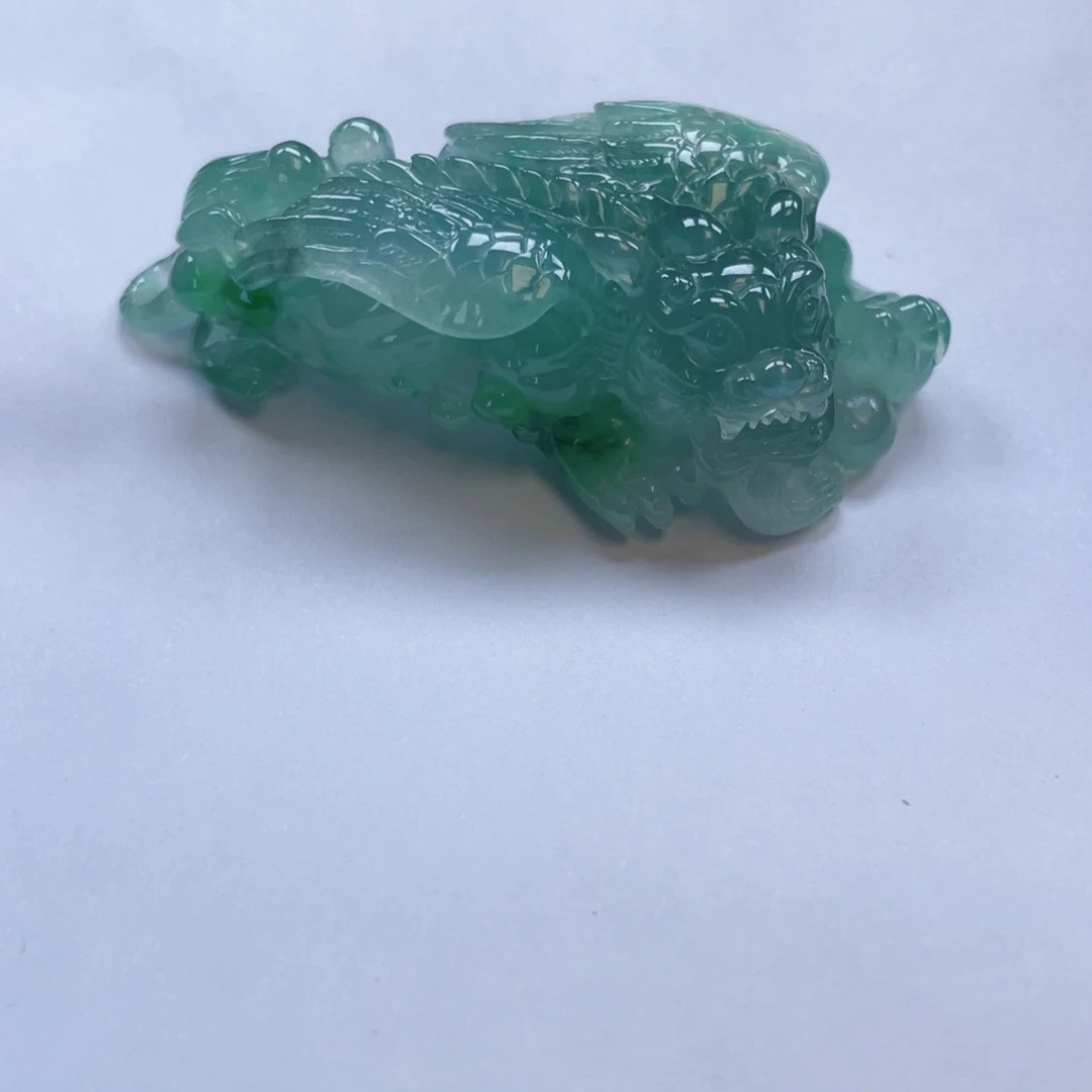 翡翠未镶嵌颈饰貔貅