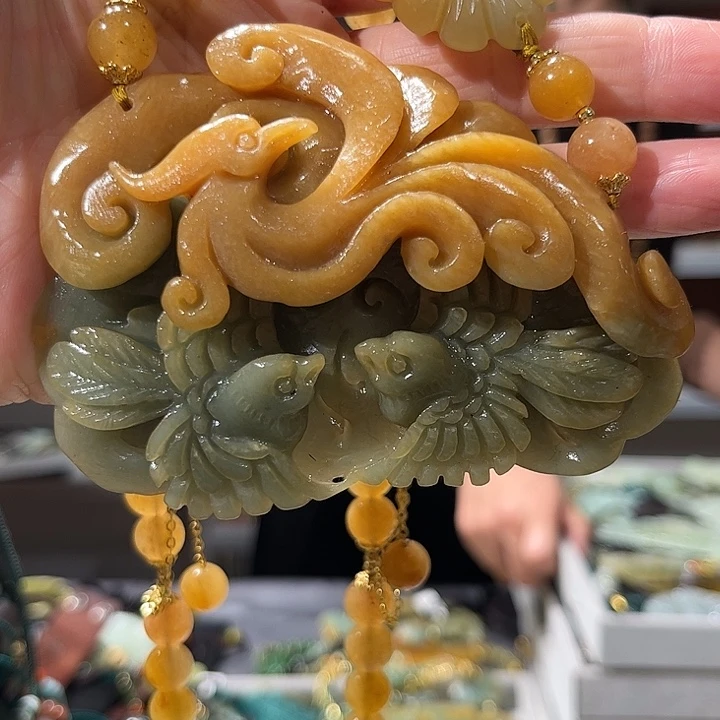 岫玉未镶嵌毛衣链