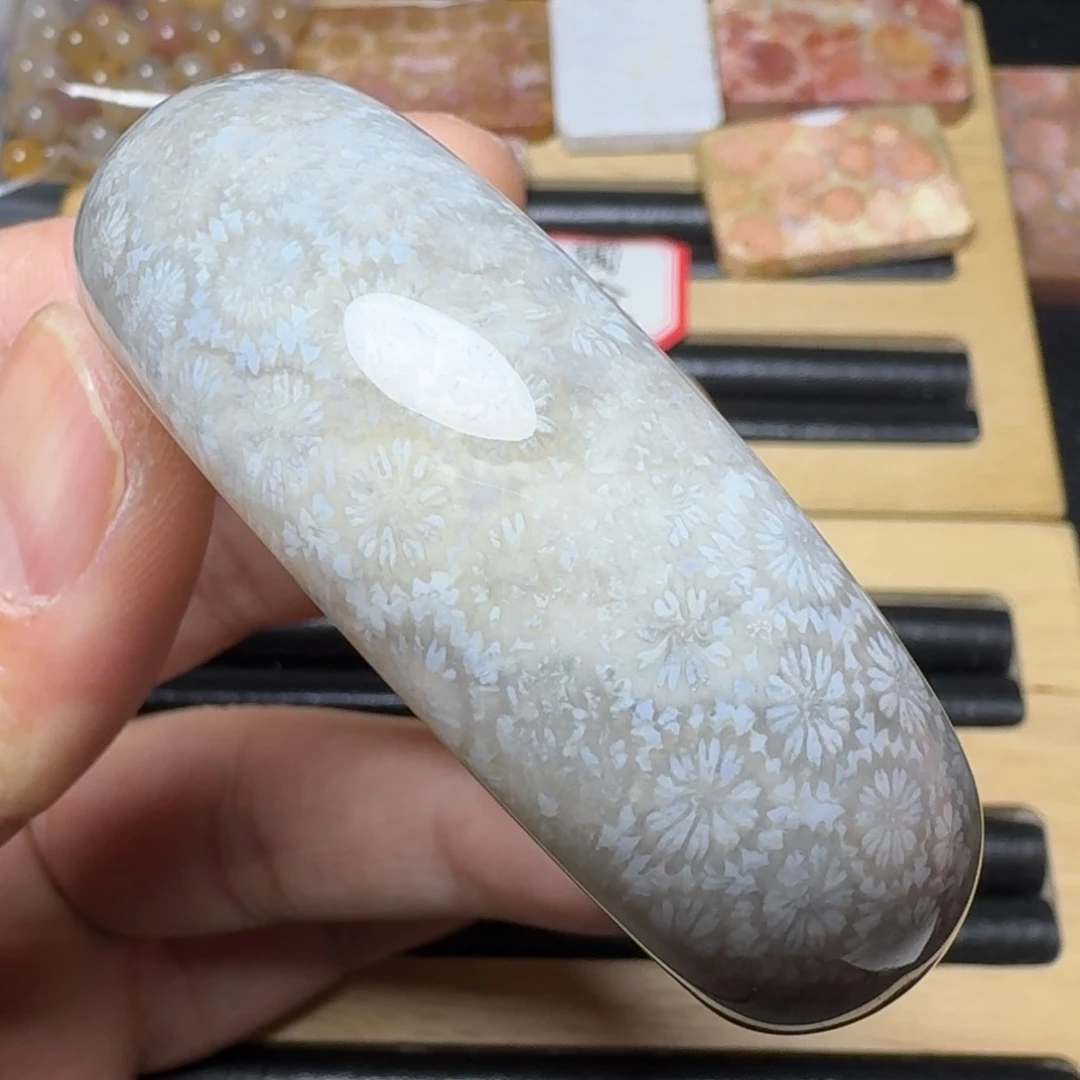 硅化玉纯天然色有机玉石未镶嵌52圈口