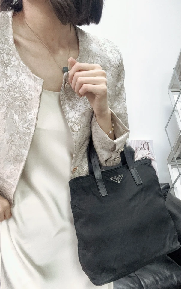 95新 Prada/普拉达 黑银降落伞小号托特包/秋境 03620