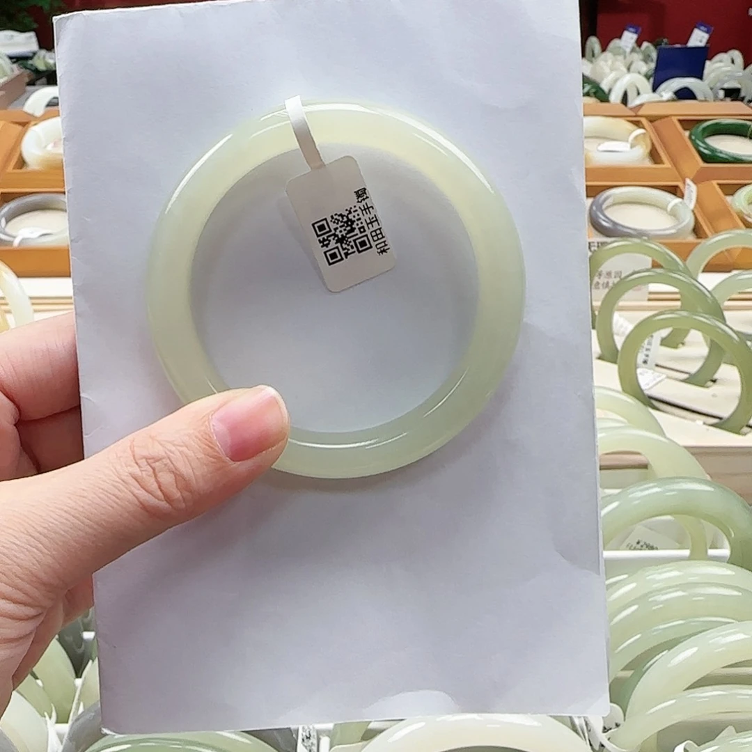 和田玉手镯未镶嵌56