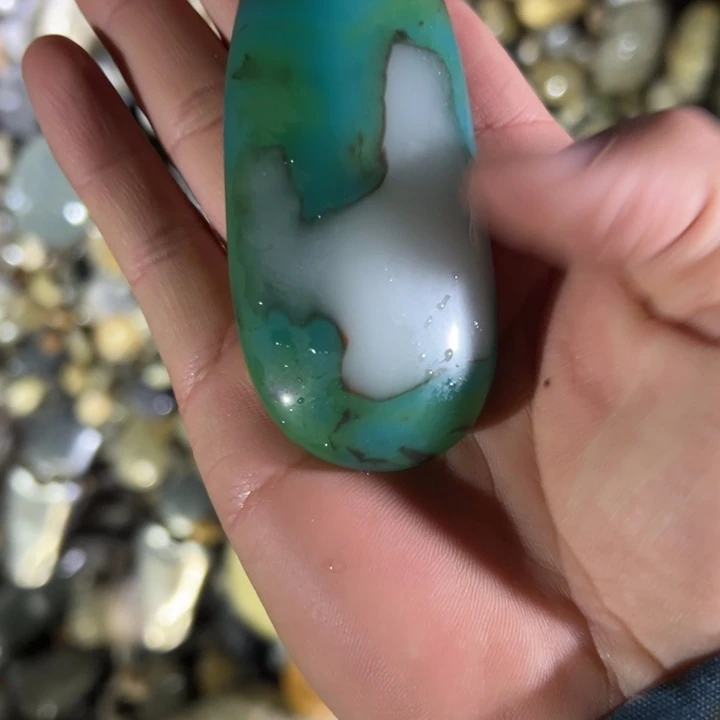 和田玉（糖玉）未镶嵌珠宝奇石