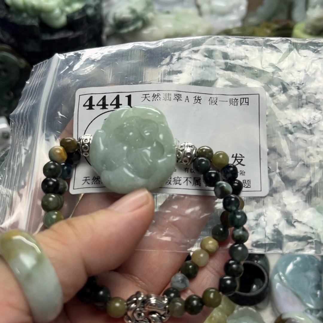 翡翠未镶嵌颈饰4441
