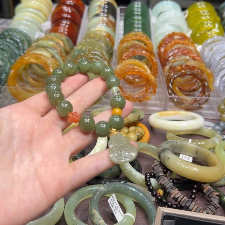 蛇纹石玉未镶嵌手镯