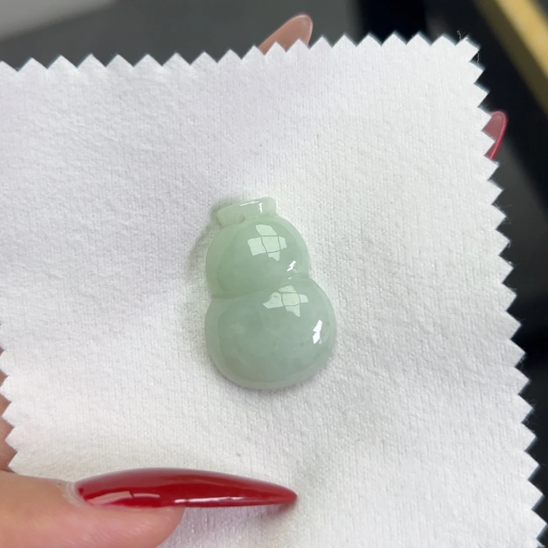 翡翠颈饰未镶嵌葫芦
