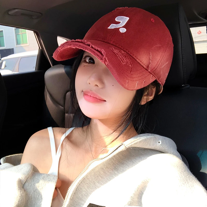 做旧破洞红色刺绣棒球帽女韩版大头围帽子宽帽檐大脸显脸小鸭舌帽