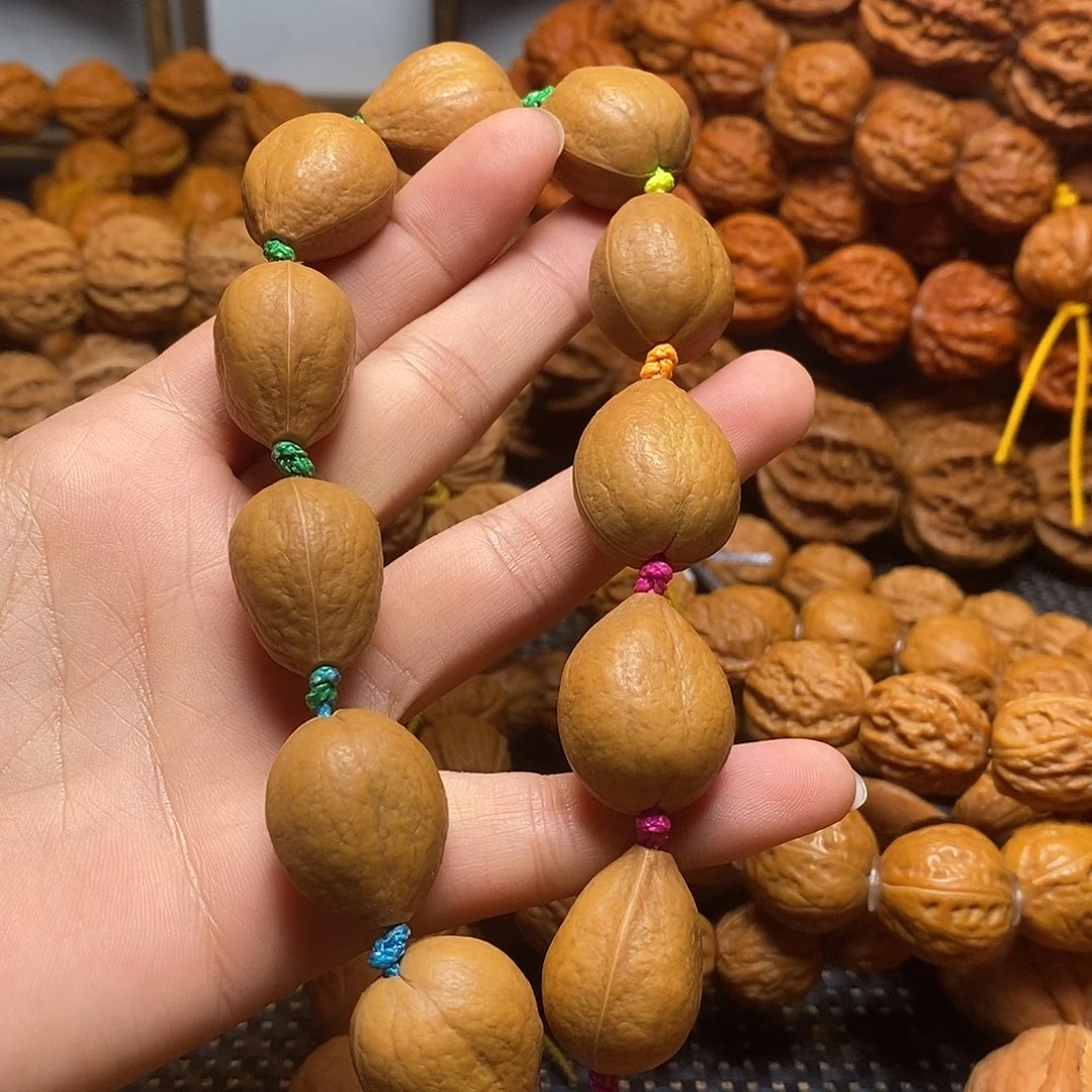 手串文玩核桃鸡宝手持