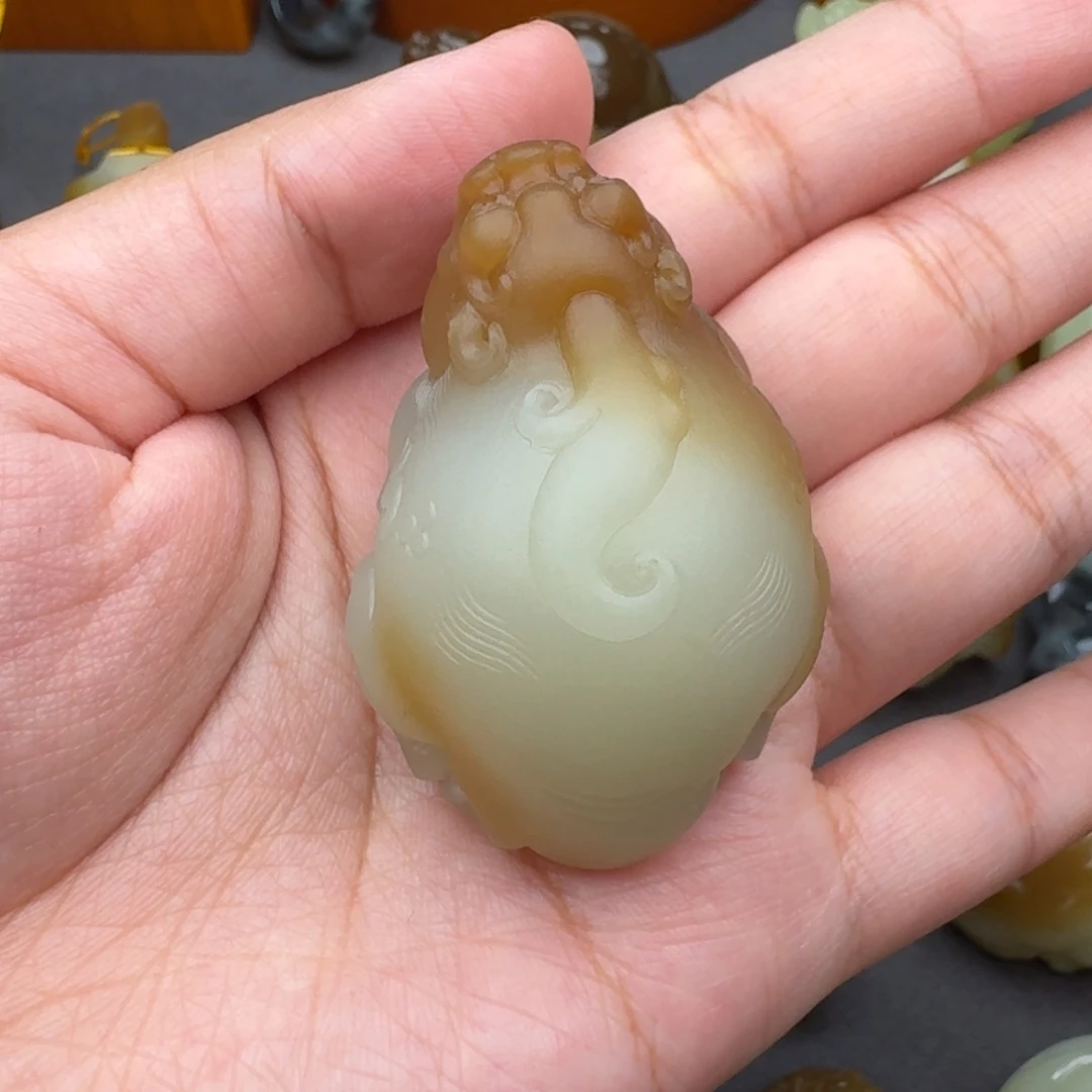 旖***行定制和田玉手把貔貅