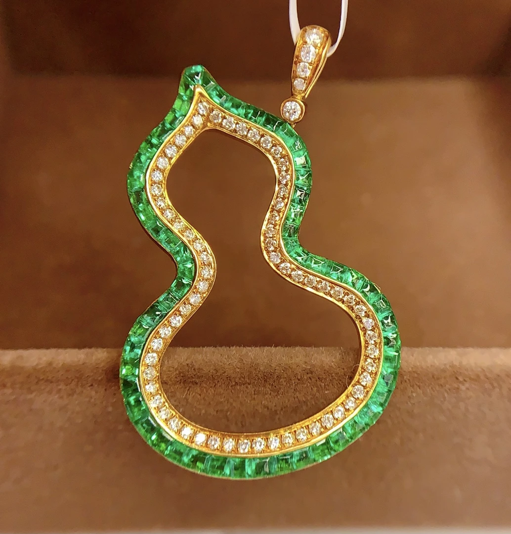 【轩尼精选】通体18K金福禄祖母绿葫芦吊坠