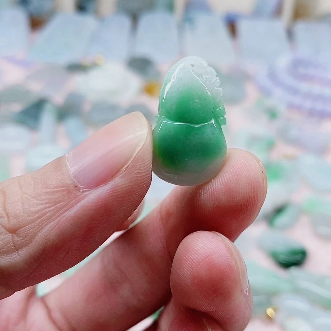 吊坠(不含链)未镶嵌翡翠天然