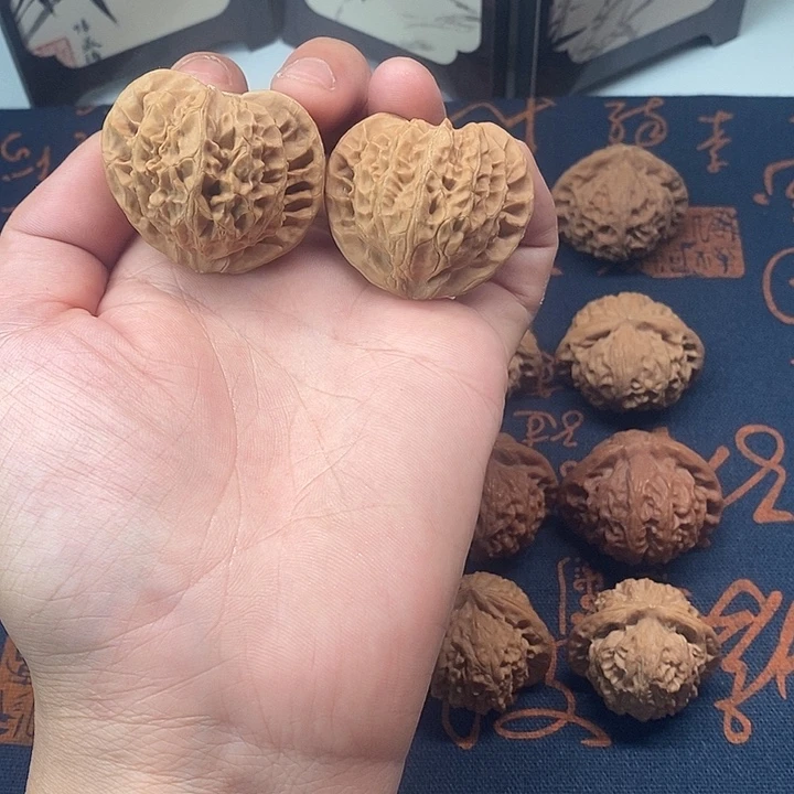 吊坠文玩核桃全品无修微黄