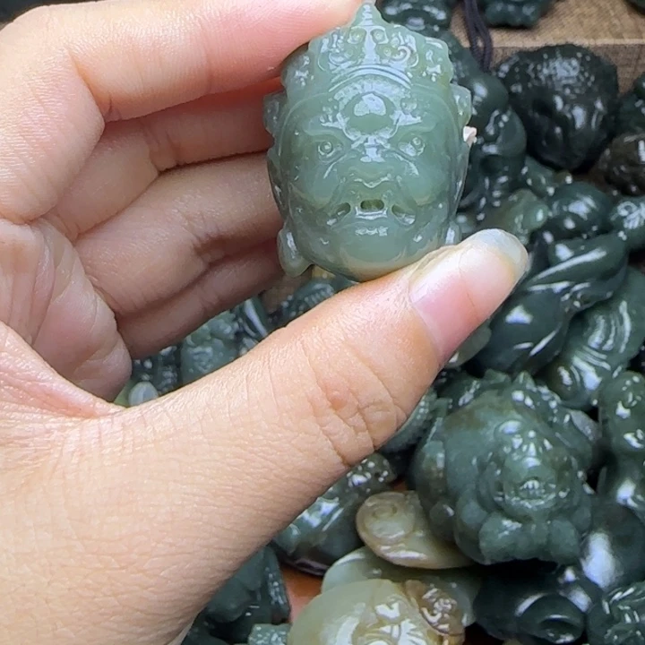 和田玉（糖玉）未镶嵌颈饰