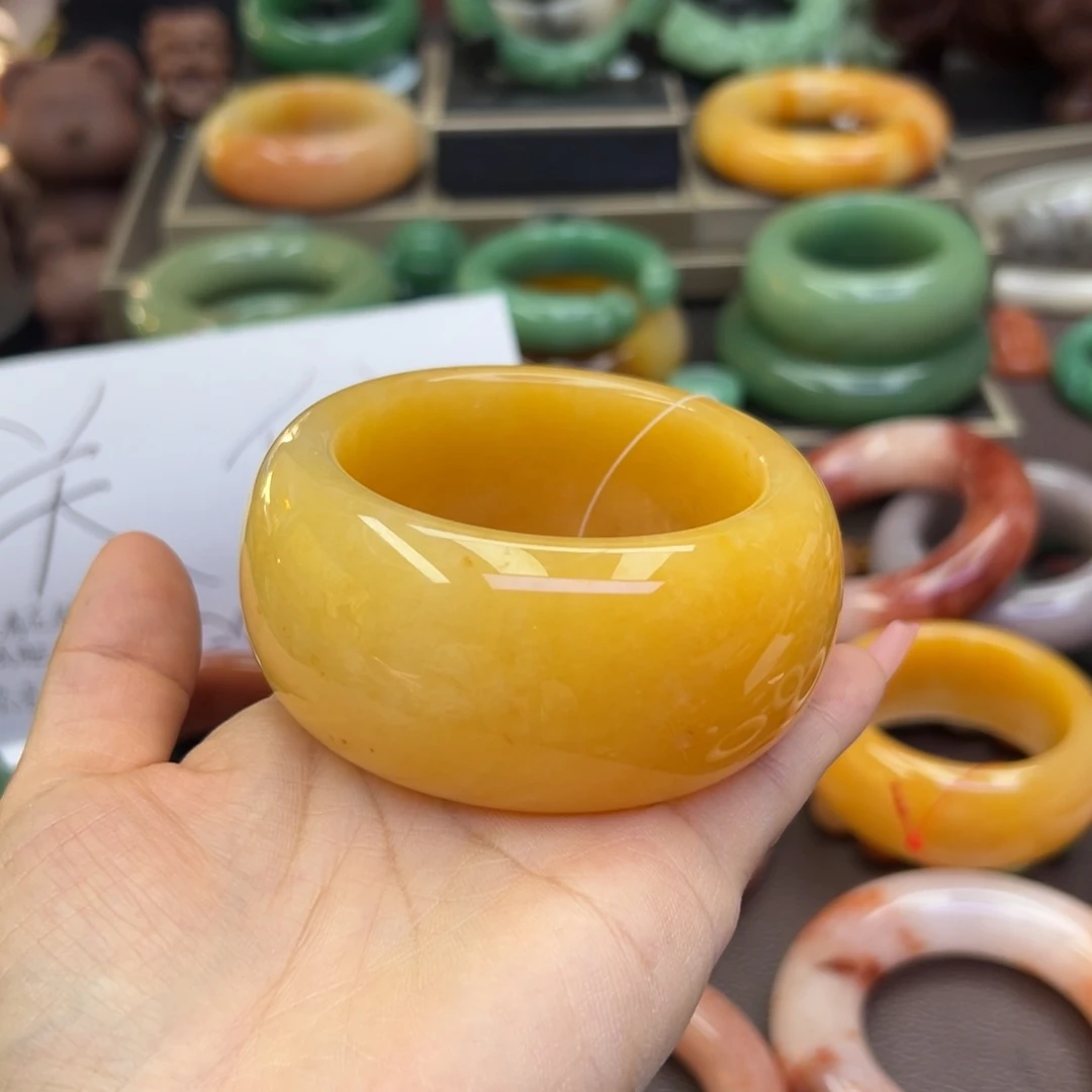 未镶嵌手镯石英岩玉萱*花