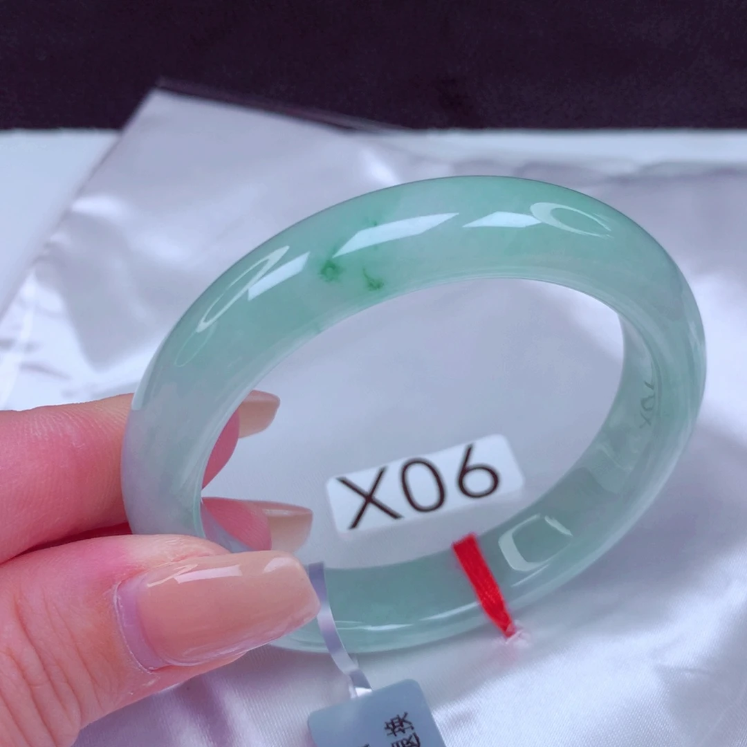 翡翠未镶嵌手镯手镯