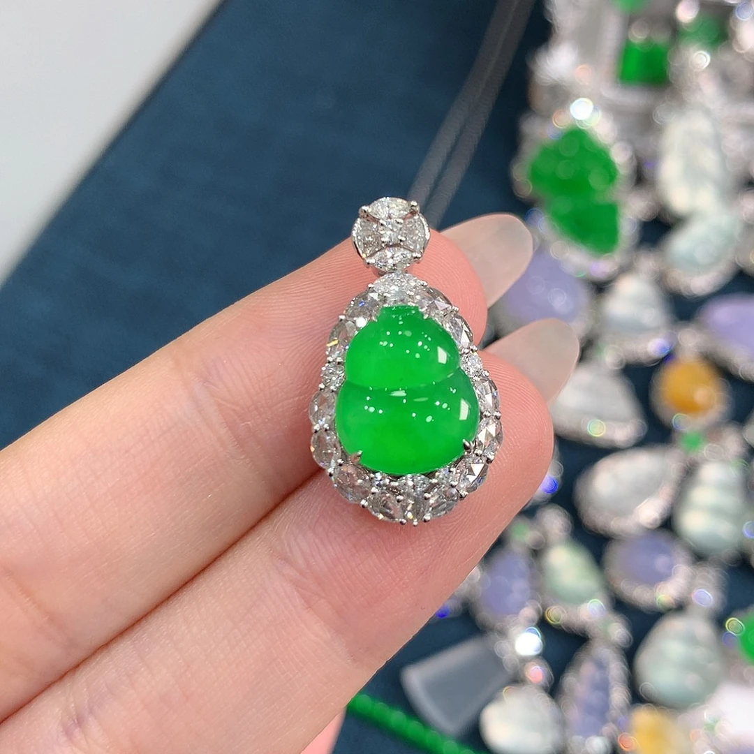 翡翠18K金镶嵌颈饰玻璃种黄阳绿葫芦 48小时鉴赏期