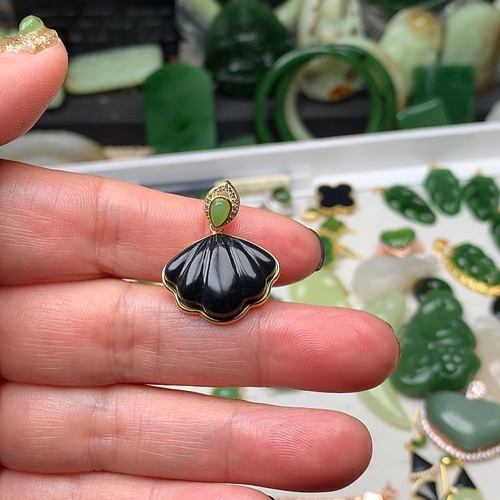 和田玉颈饰未镶嵌闲*悠