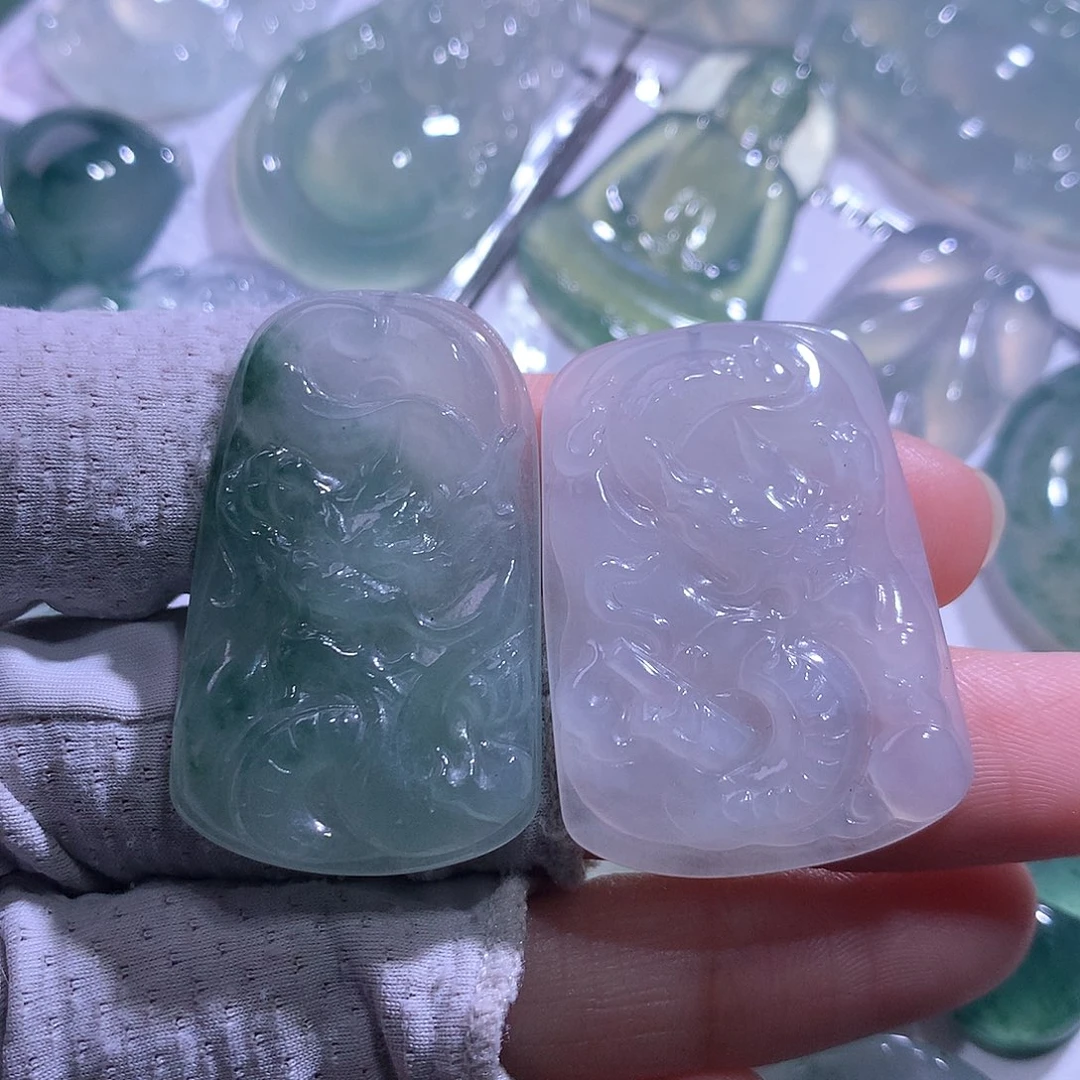 颈饰未镶嵌翡翠一对