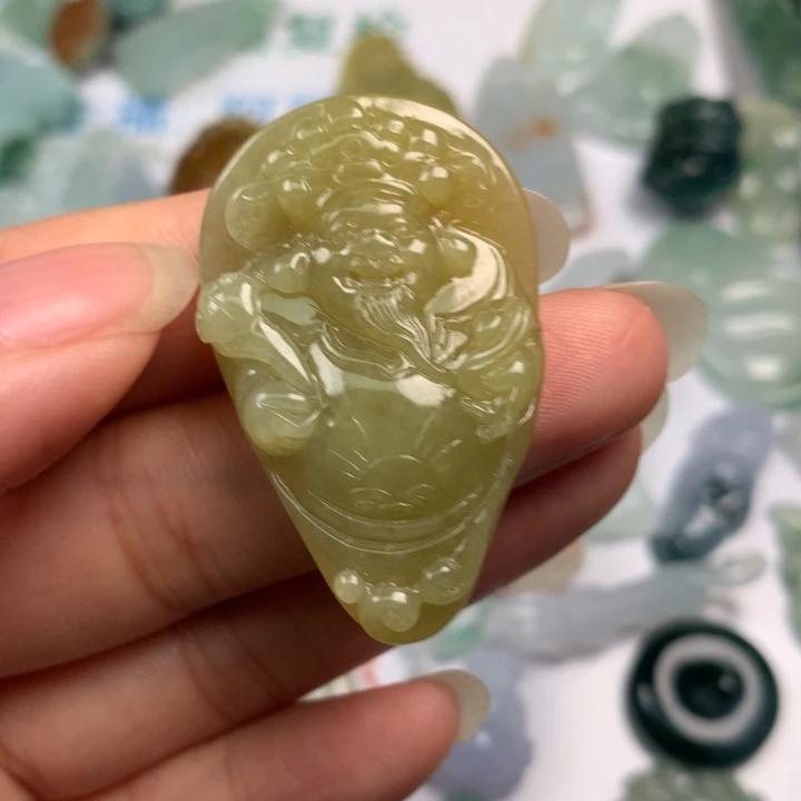 翡翠未镶嵌颈饰翡翠