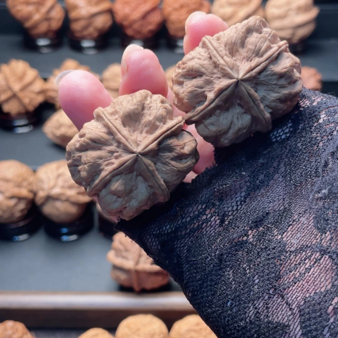 吊坠文玩核桃九五四……