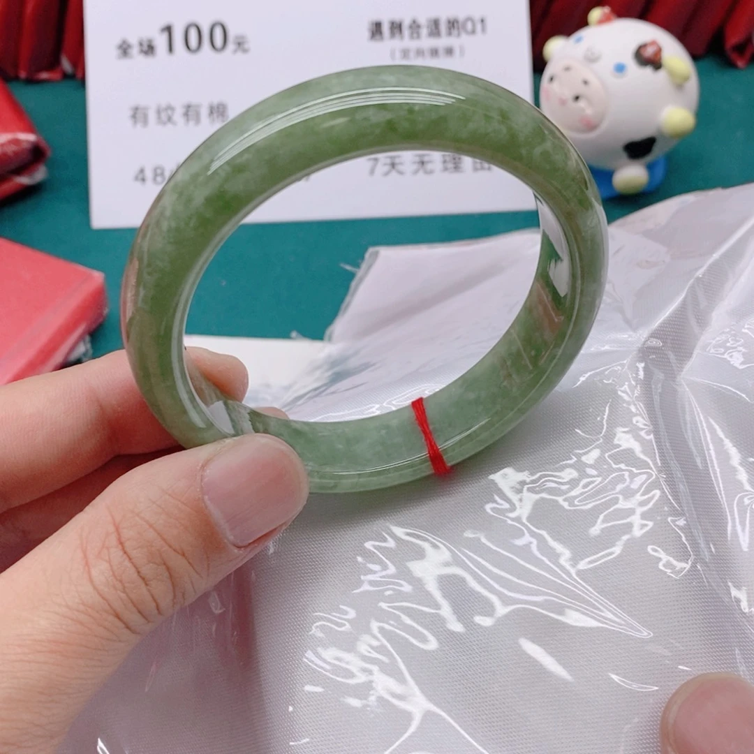 翡翠手镯未镶嵌微**笑76666666666