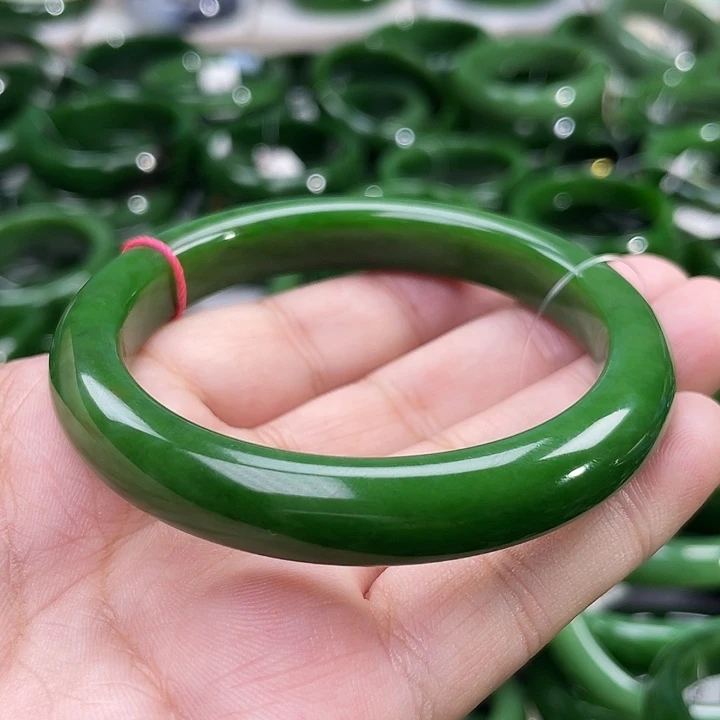 未镶嵌手镯和田玉（碧玉）