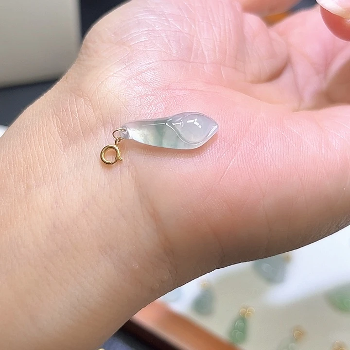 颈饰18K金镶嵌翡翠