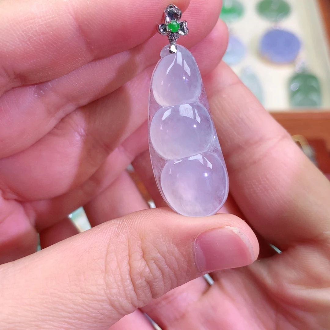 颈饰18K金镶嵌翡翠