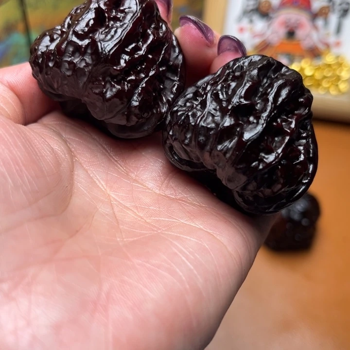 核桃地闷文玩手把件蛤蟆头 36