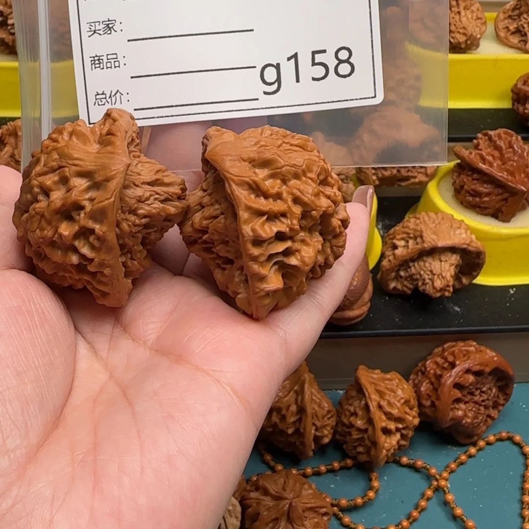 潍***赁把件桃核文玩的好
