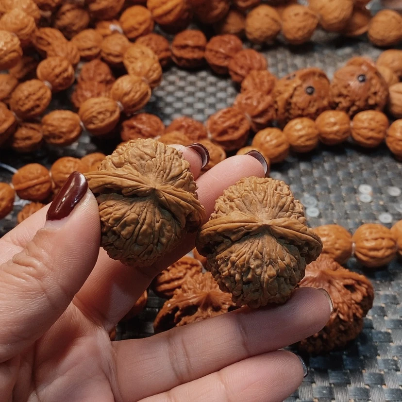 【闪购商品】文玩核桃吊坠白狮子