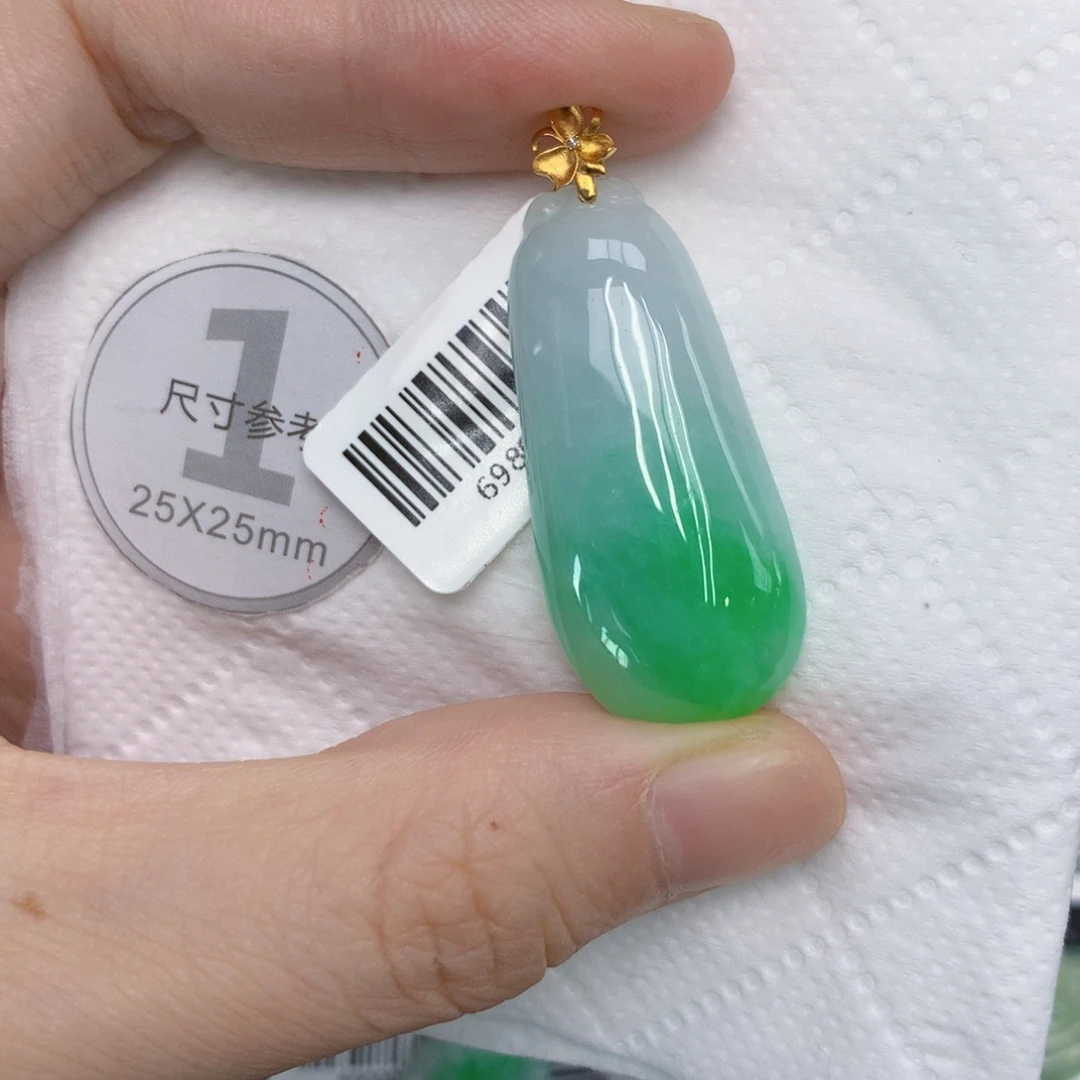 翡翠18K金镶嵌颈饰12345778999