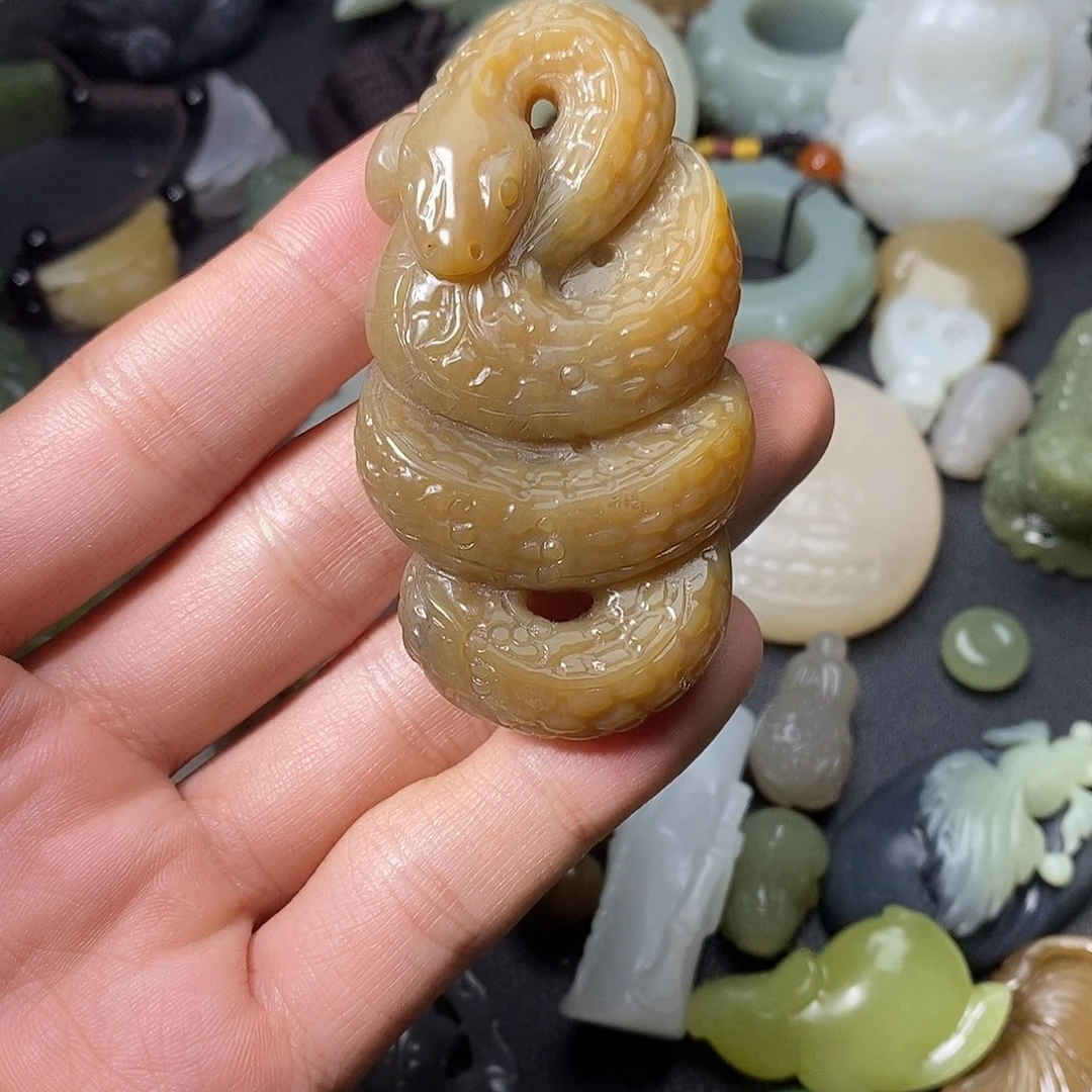 和田玉未镶嵌颈饰