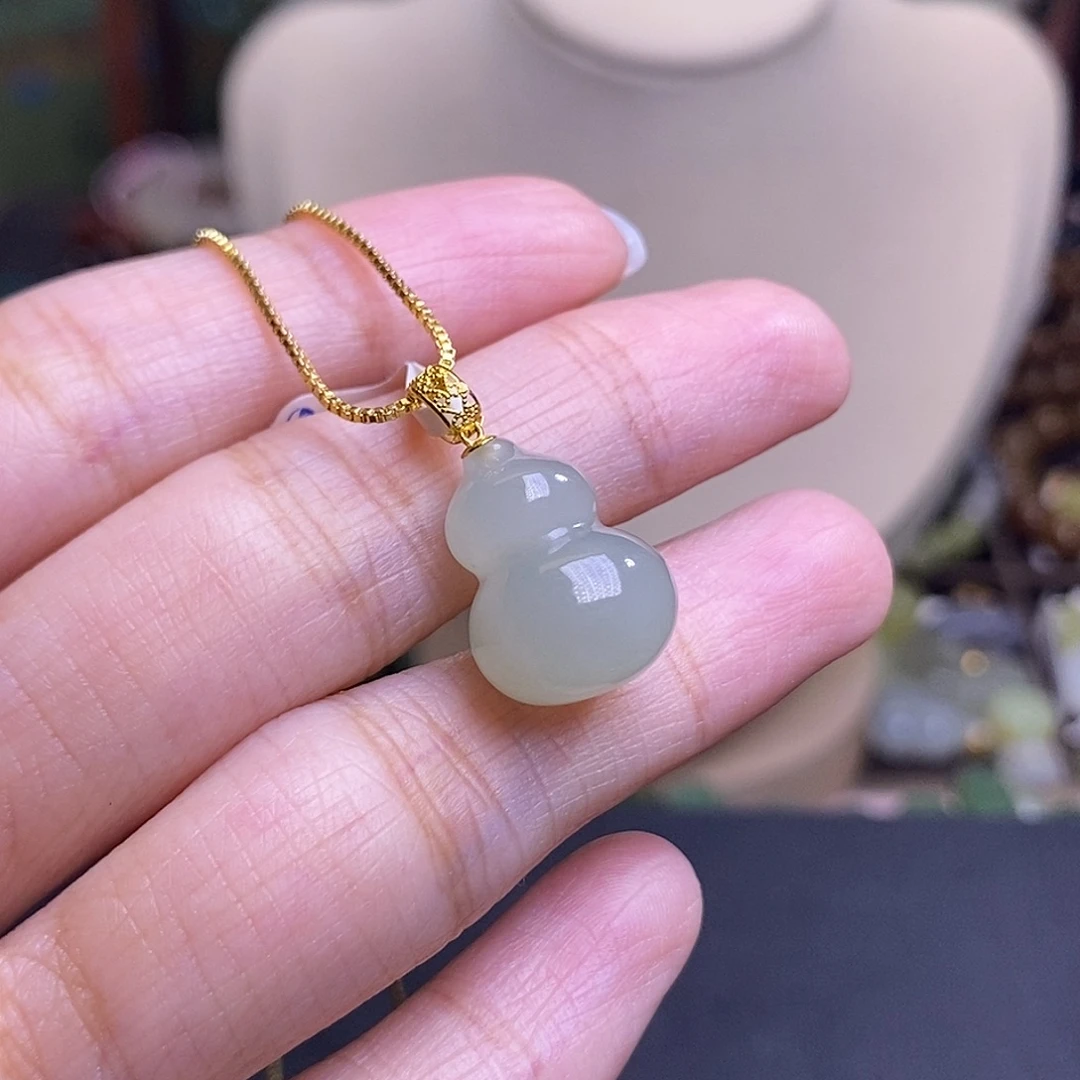 和田玉未镶嵌颈饰老矿料冰底晴水金镶葫芦