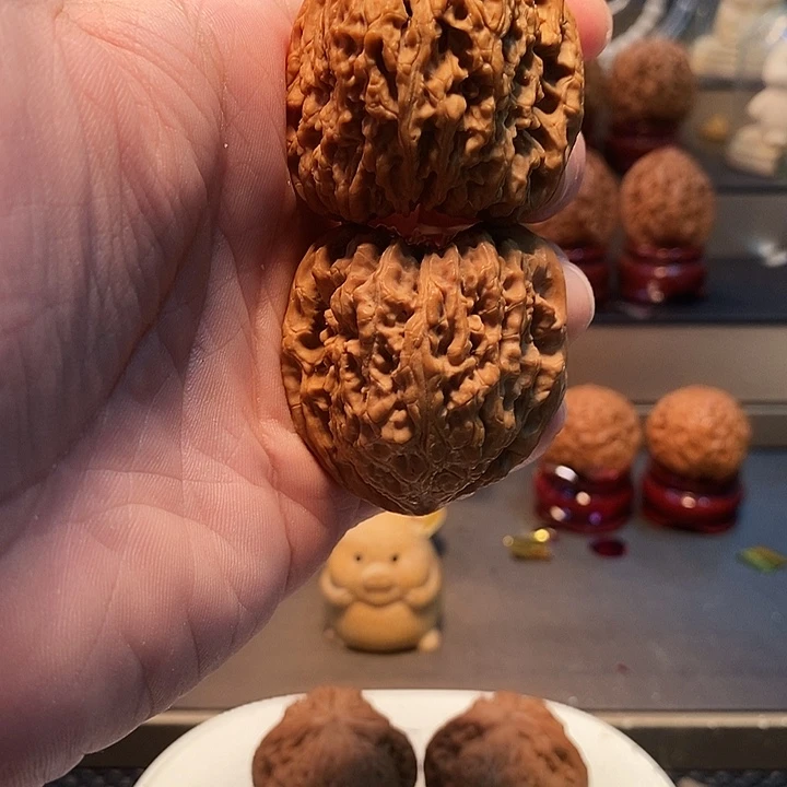 Y***’把件桃核42尺凹底拉丝高炮