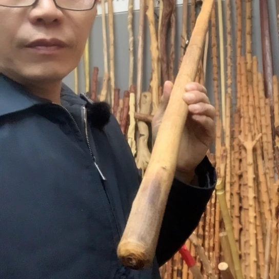 铁***桃柘木长253厘米，粗2.7左右