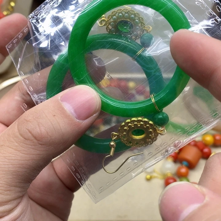 翡翠颈饰未镶嵌吊坠规格