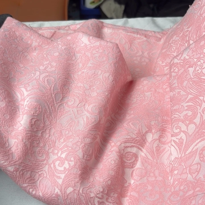 粉色提花3米。
