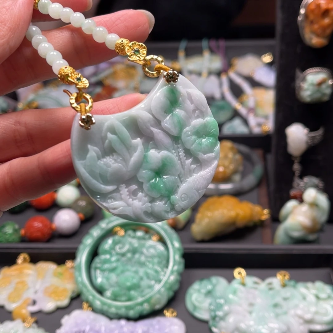 翡翠颈饰未镶嵌cvccvcvvbbbbnnnn