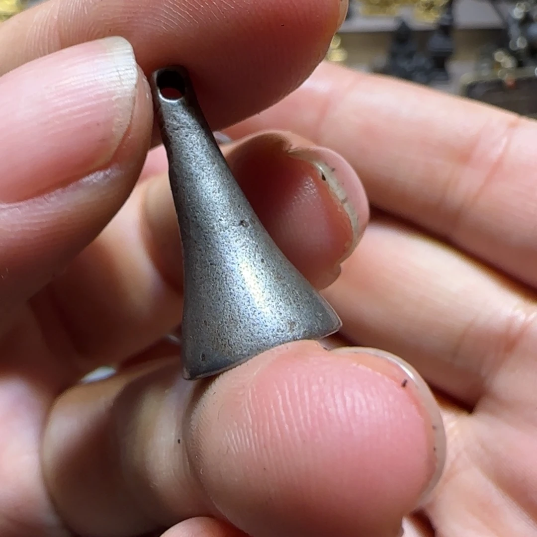 吊坠…………………………………………