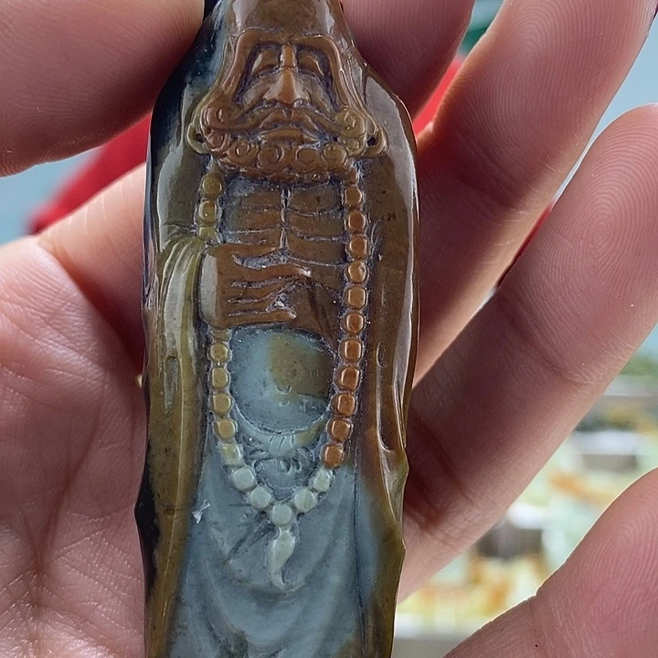 透闪石质玉把件未镶嵌