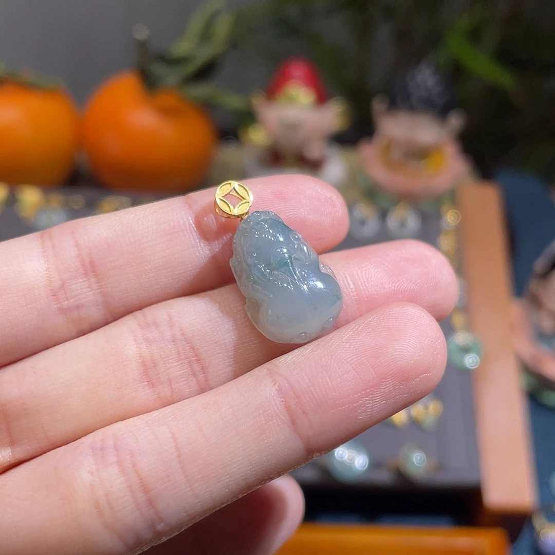 翡翠颈饰18K金镶嵌小貔貅