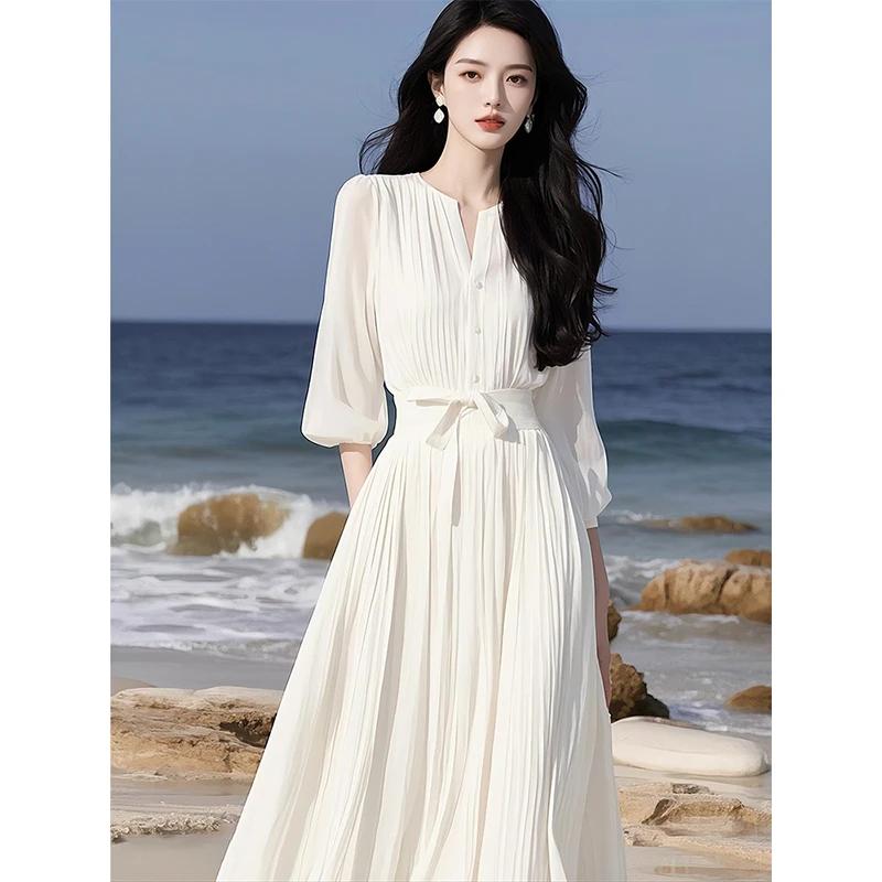 温柔风白色连衣裙女夏季2025新款名媛气质V领海边度假雪纺裙长裙
