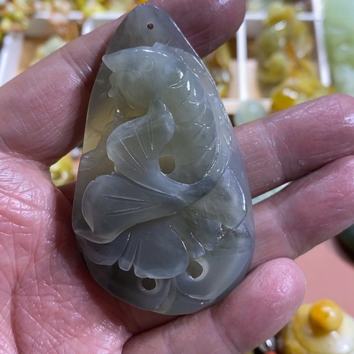 蛇纹石玉颈饰未镶嵌