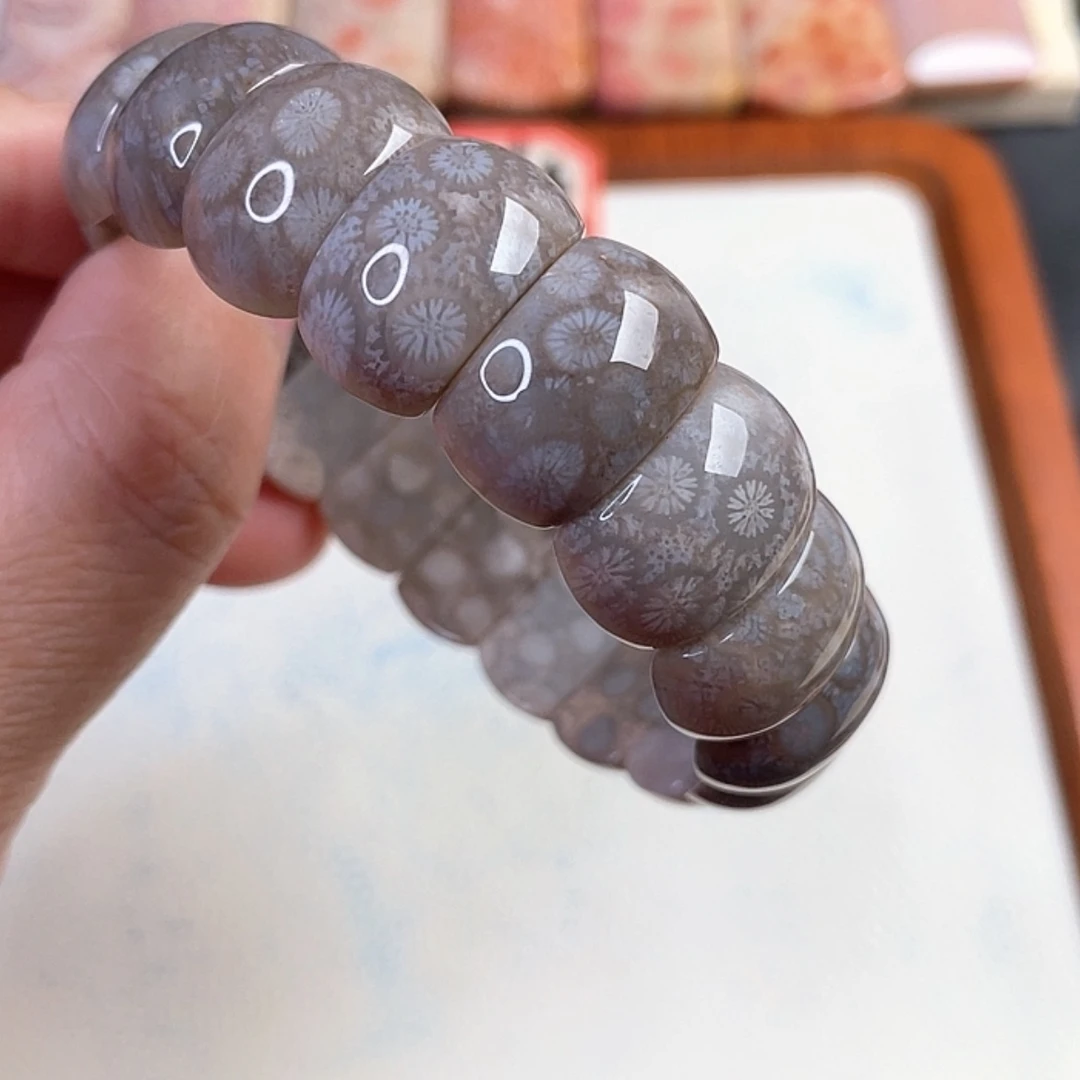 【闪购商品】硅化玉吊坠(赠链)未镶嵌星*