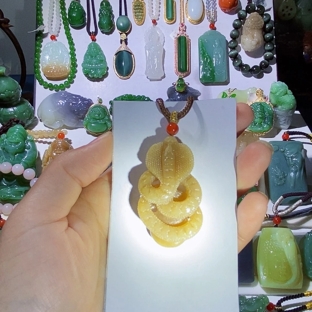 和田玉未镶嵌颈饰