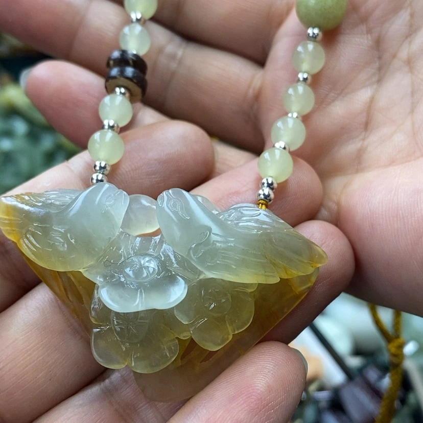 【闪购商品】蛇纹石玉未镶嵌吊坠郑***贵