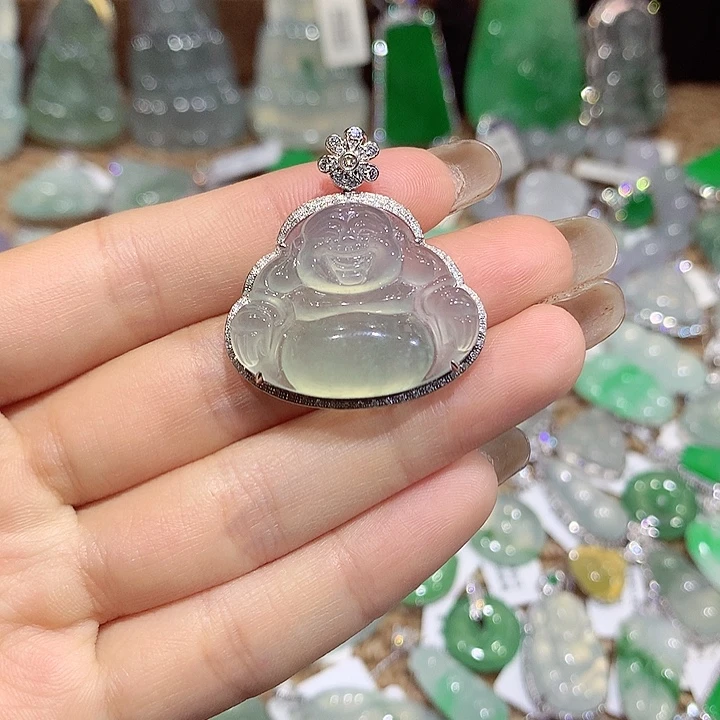 翡翠18K金镶嵌颈饰佛