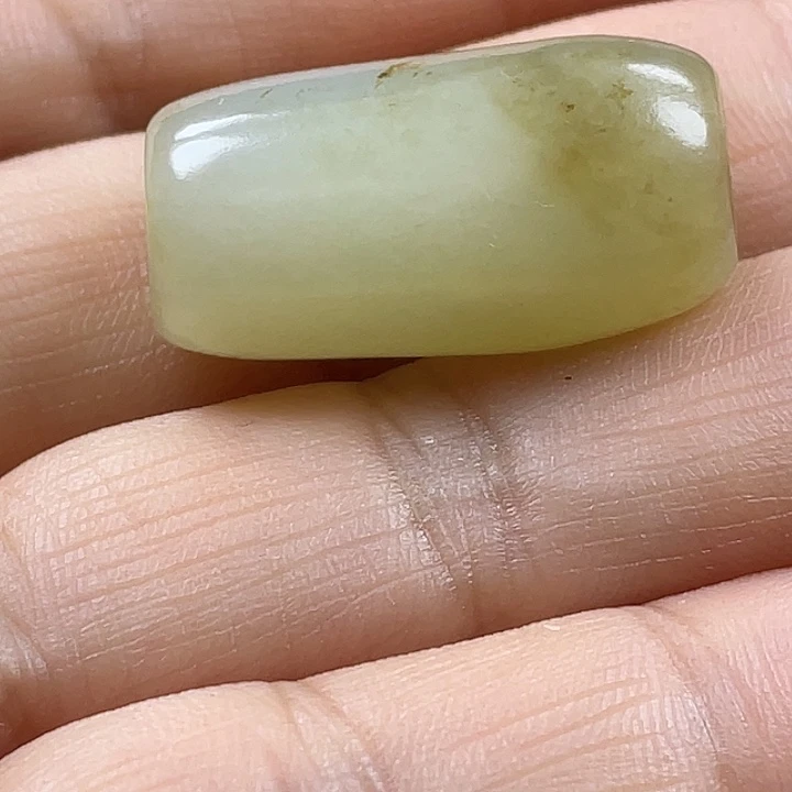 雨***仔和田玉（糖玉）未镶嵌颈饰