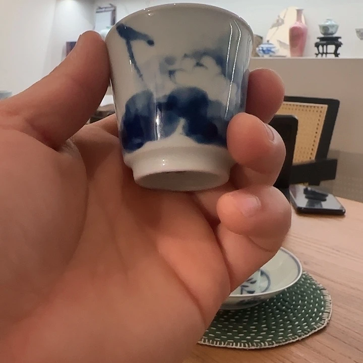 手绘青花主人品杯