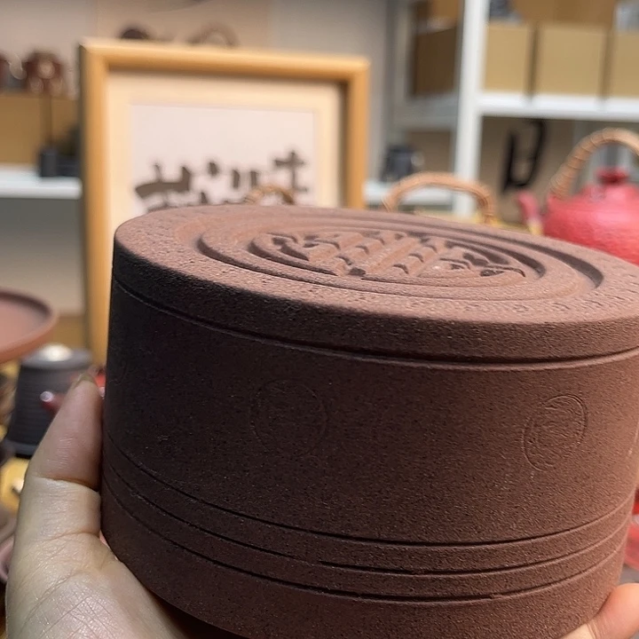 正品店老板一名自称来自
